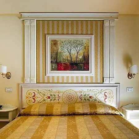Tuder Hotell 3*